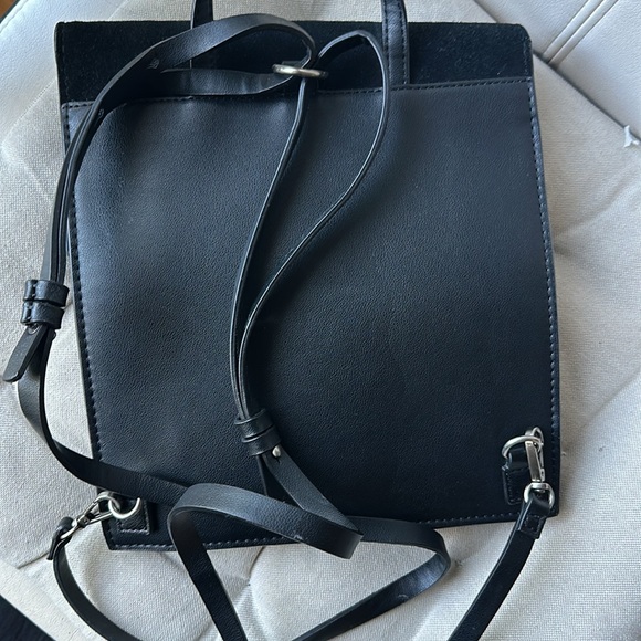 ZARA Woman Leather and Suede Thing Bagpack - Picture 3 of 5